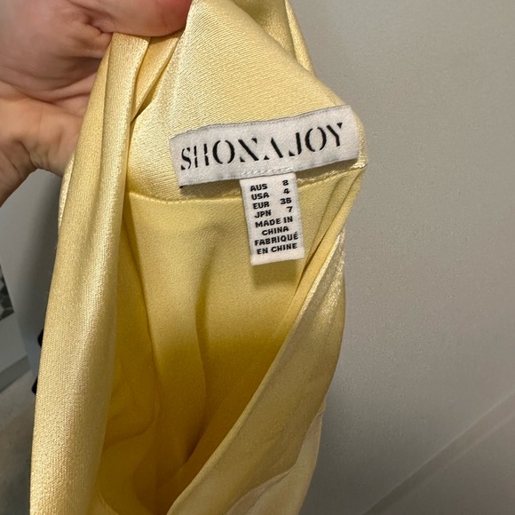 Shona Joy Light Yellow Satin Dress - Picture 4 of 5